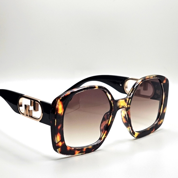 Mireille (Tortoise Shell) Sunglasses - Picture 4 of 6